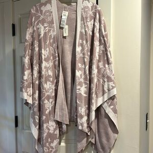 Soma lavender/cream floral ruana one size fits all